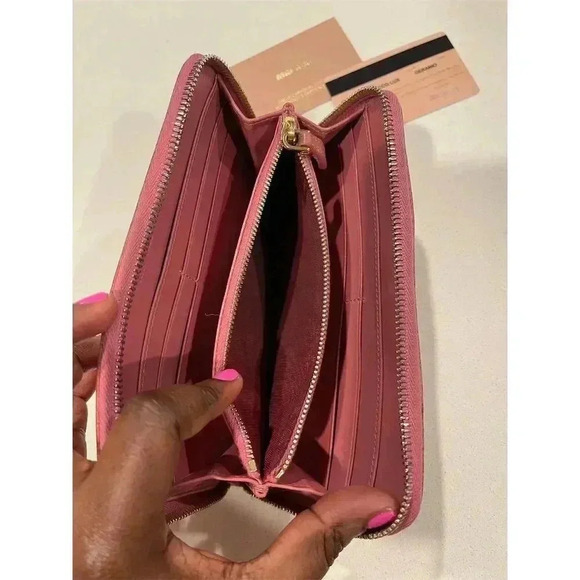 Miu Miu Women's Pink Zip-Around Wallet Crocodile Embossed Leather - Picture 4 of 12